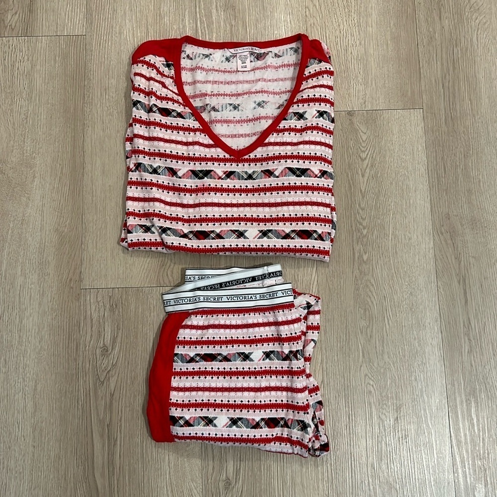 Victoria’s Secret Christmas Pajama Set